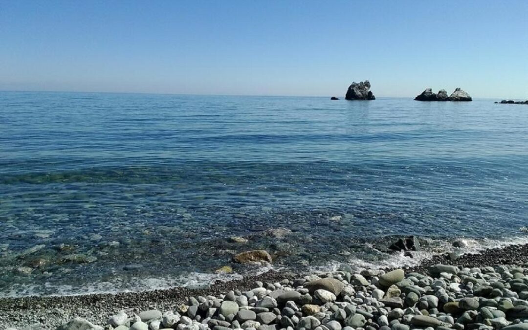 Купальный сезон начинается: море в Алуште прогрелось до +22 градусов
